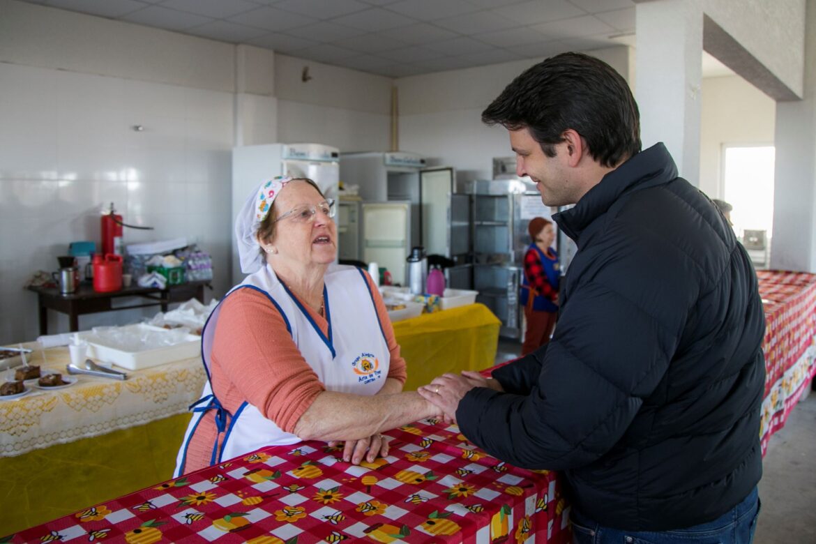 Eduardo Pimentel vai construir novos centros de convivência para pessoas idosas em Curitiba