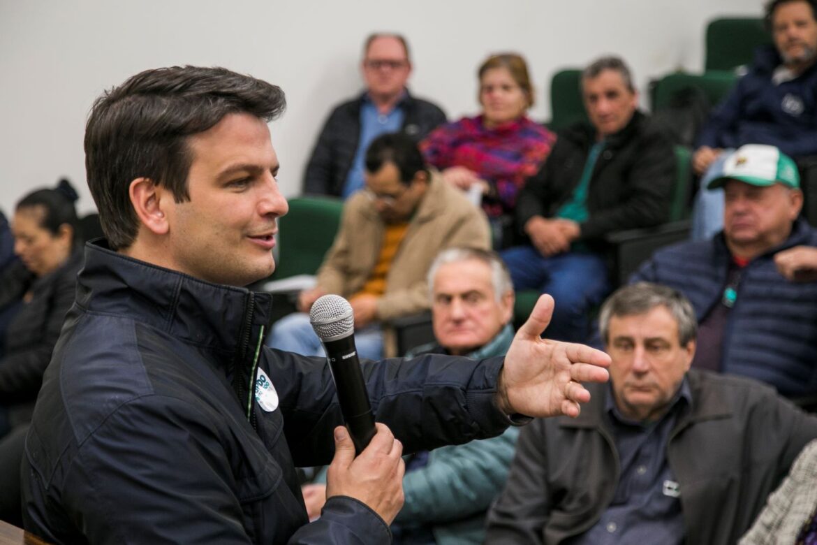 Eduardo vai ampliar a parceria entre a Prefeitura de Curitiba e os agricultores familiares da região