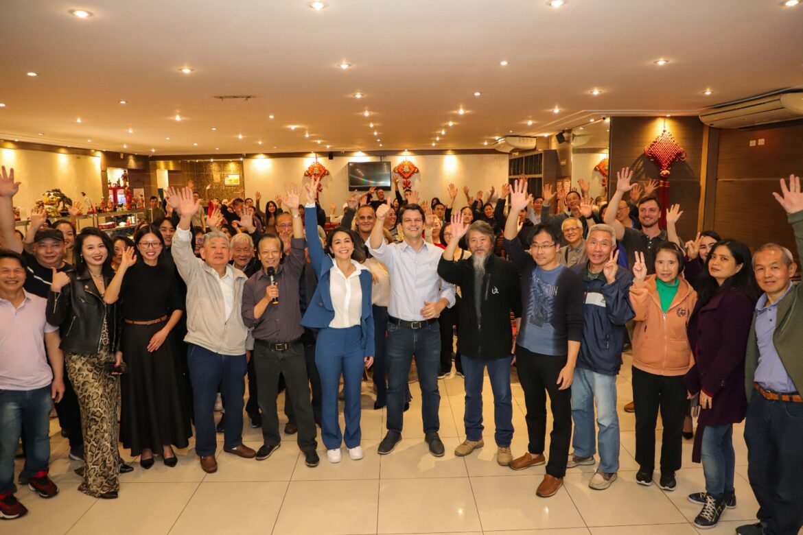 Eduardo Pimentel recebe o apoio da comunidade chinesa de Curitiba