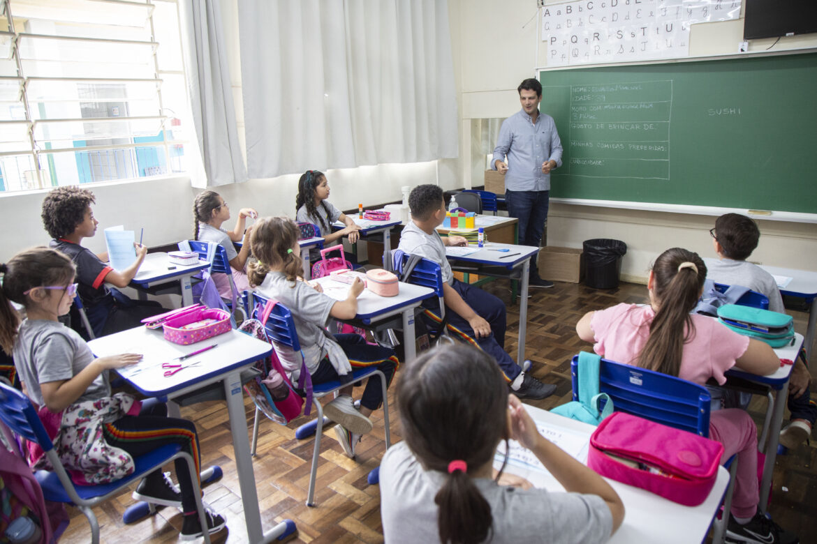 Eduardo Pimentel garante que a educação integral será ampliada na rede municipal de ensino de Curitiba