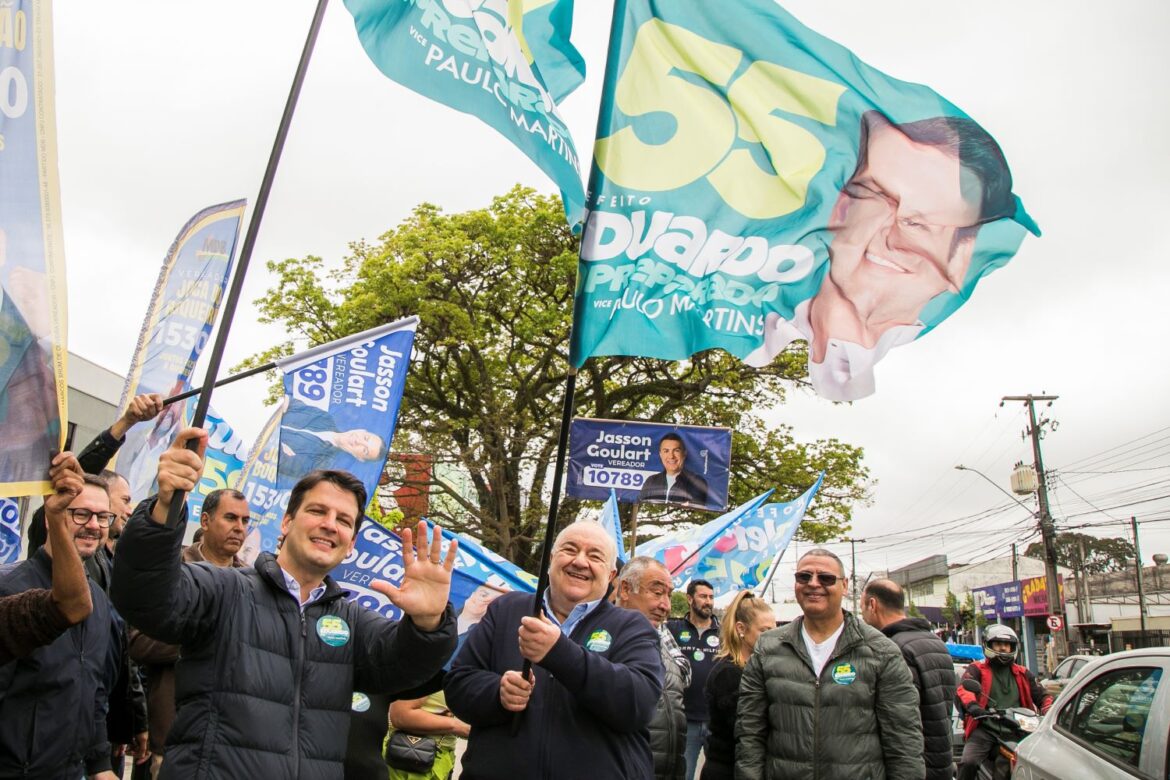 Tá preparado: no Boqueirão e na CIC, Eduardo recebe novos apoios e o carinho da população