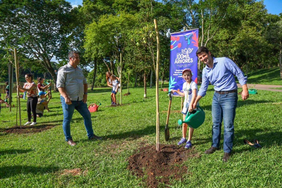 Eduardo vai inaugurar 8 novos parques e plantar mais árvores por toda Curitiba