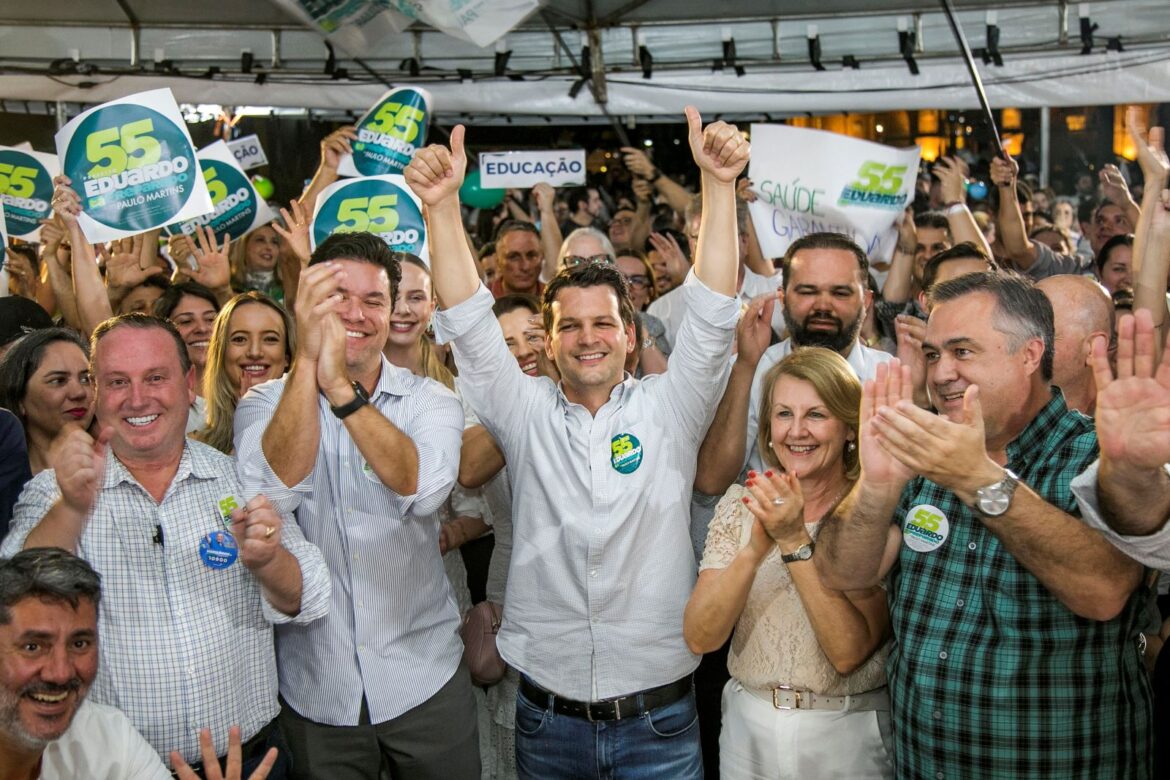 Dez dias para a eleição: “Agora é com razão e emoção”, diz Eduardo, ao lado de deputados e secretários do governador Ratinho Junior