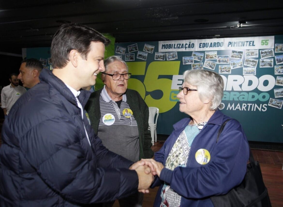 Eduardo se reúne com transportadores escolares de Curitiba e confirma desburocratização e diálogo aberto