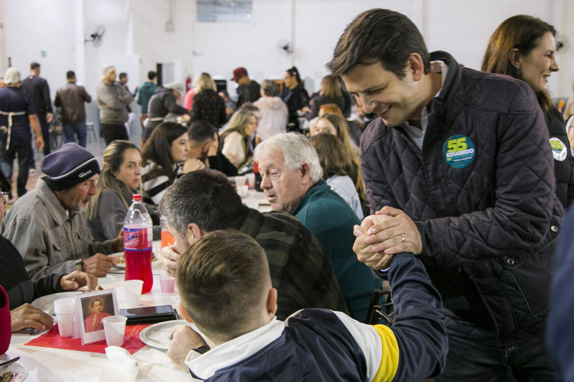 Eduardo celebra Festa de São Zygmunt Felinski com a comunidade do Orleans e anuncia obras para a região