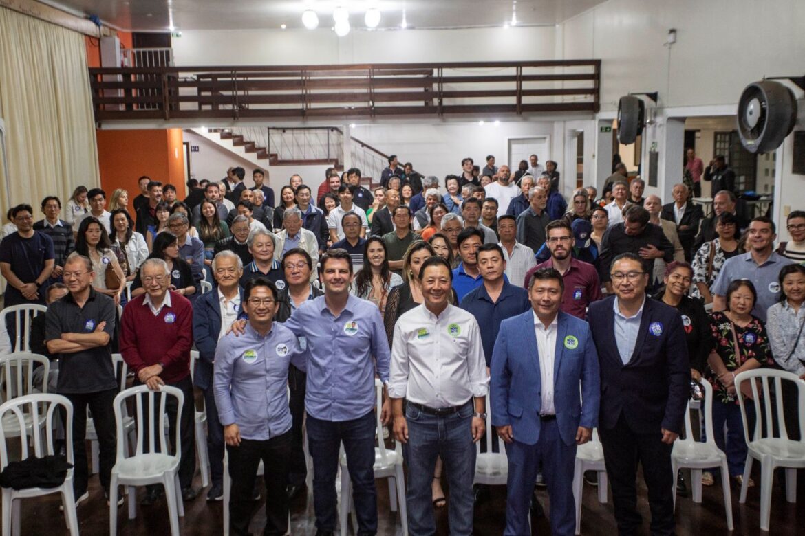 Eduardo recebe o apoio da comunidade nipo-brasileira de Curitiba