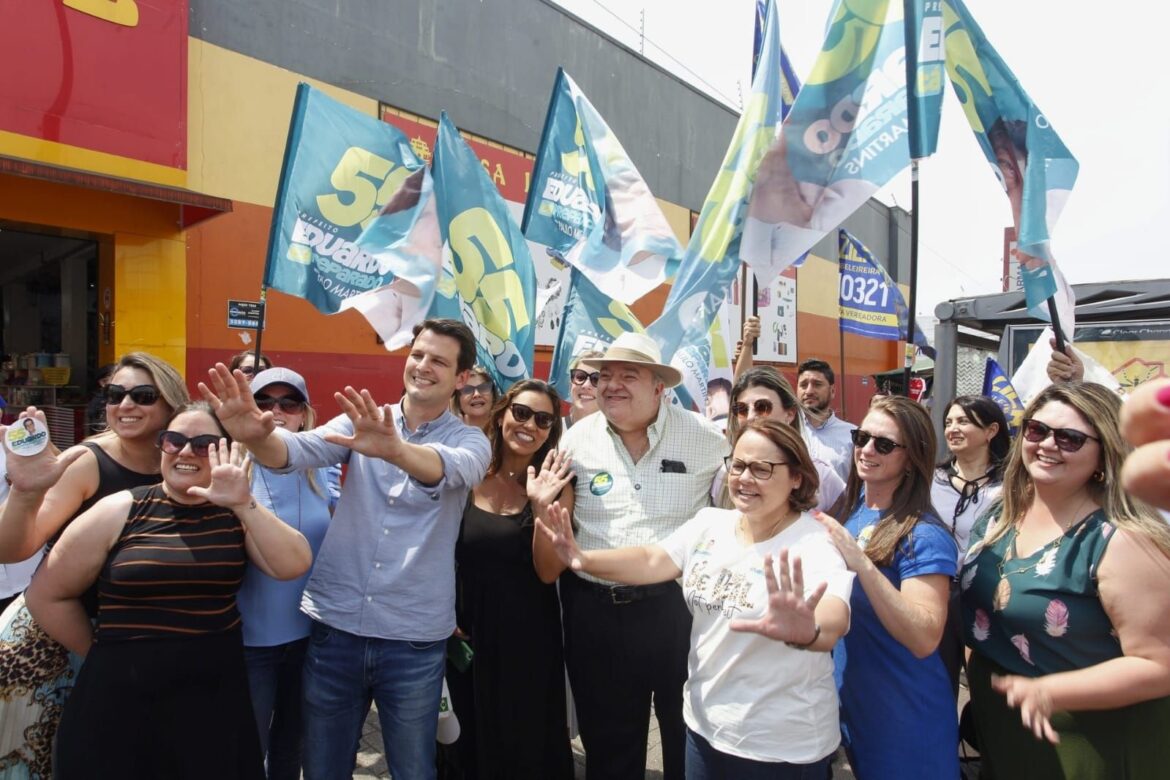 Eduardo percorre com Greca ruas do Sítio Cercado e “Onda 55” mobiliza moradores da Regional Bairro Novo