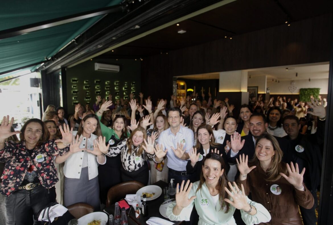 Em encontro com Eduardo, mulheres unidas por Curitiba não querem trocar o avanço pelo atraso