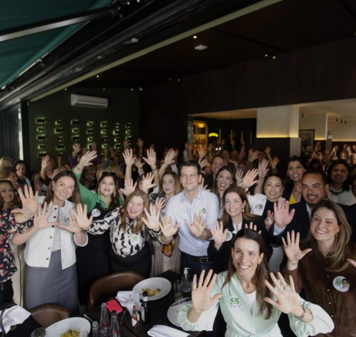 Em encontro com Eduardo, mulheres unidas por Curitiba não querem trocar o avanço pelo atraso