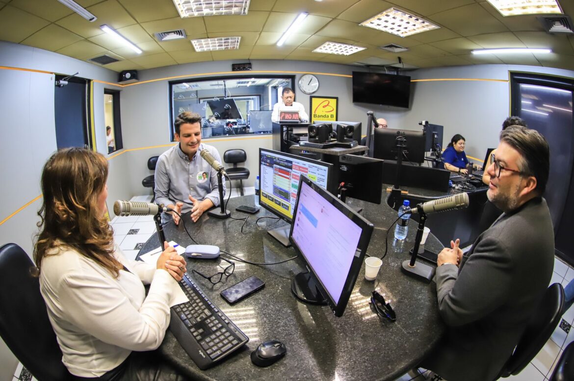 Em sabatina, Eduardo garante saúde metropolitana e melhoria na sinalização de radares