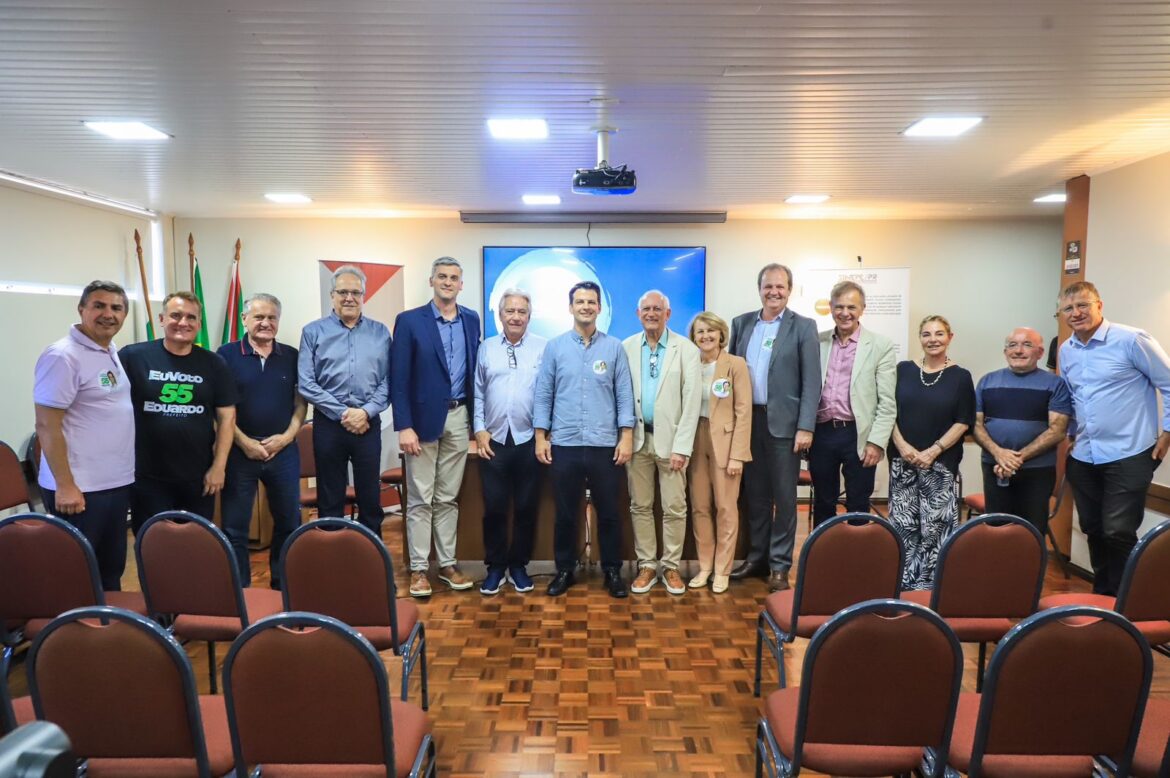 Eduardo destaca meta de levar Curitiba ao 1º lugar no Ideb em encontro com setor de educação