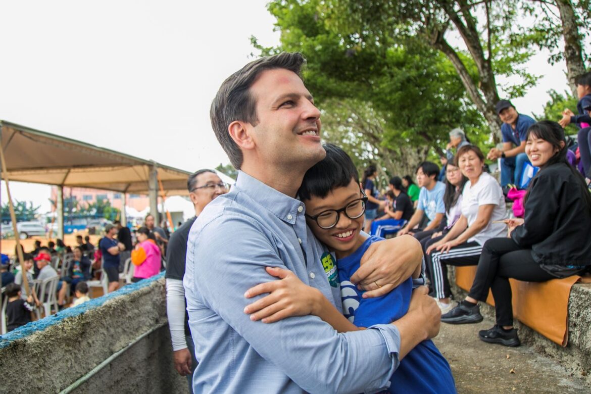 Eduardo mantém liderança da corrida eleitoral para a Prefeitura de Curitiba, aponta Paraná Pesquisas