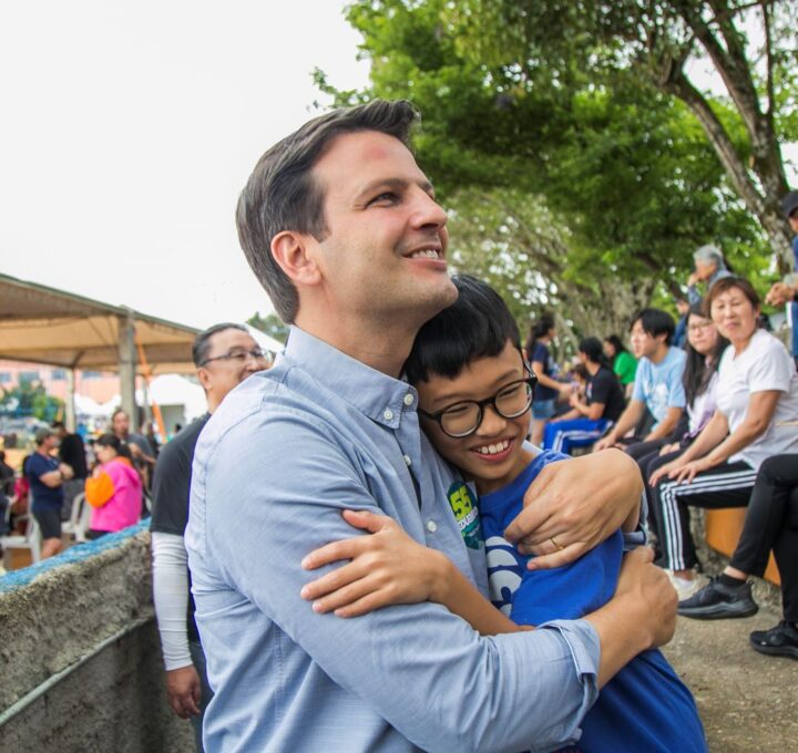 Eduardo mantém liderança da corrida eleitoral para a Prefeitura de Curitiba, aponta Paraná Pesquisas